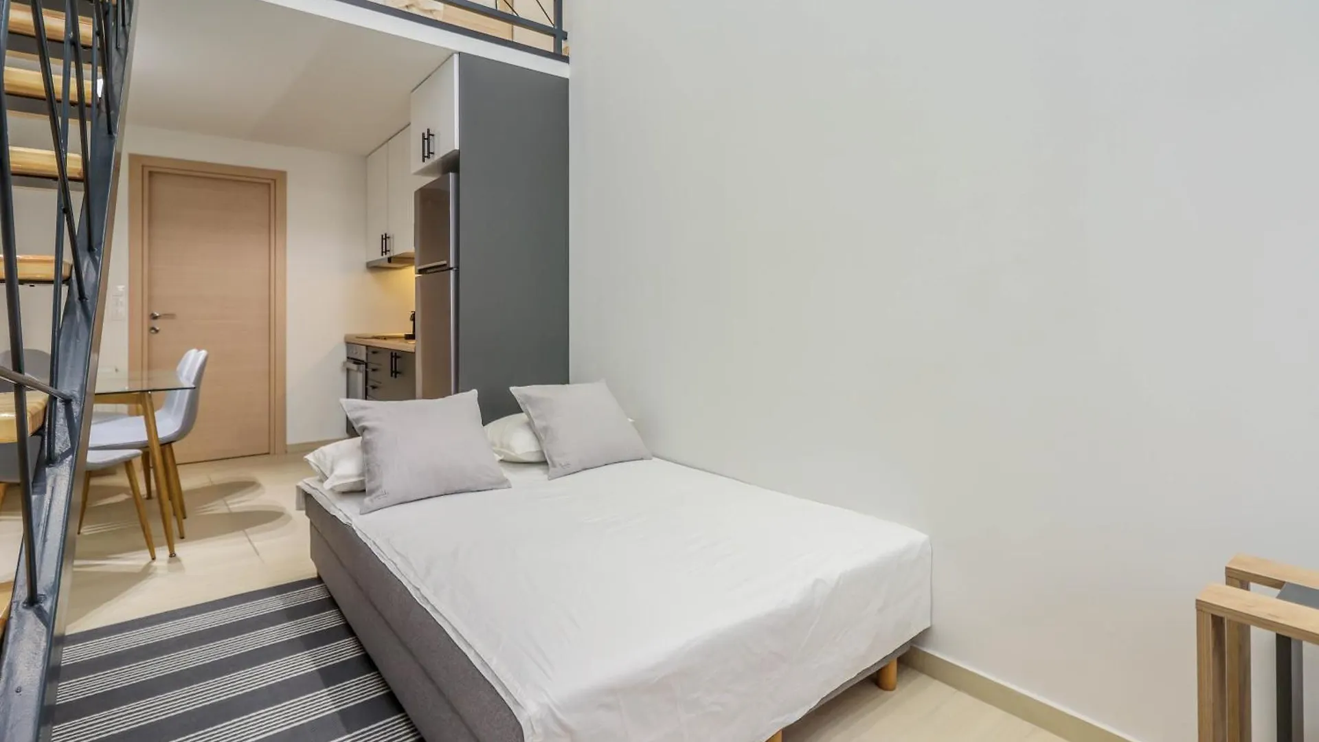 Click Memory And Loft Inn Next To Center Thessaloniki Apartment