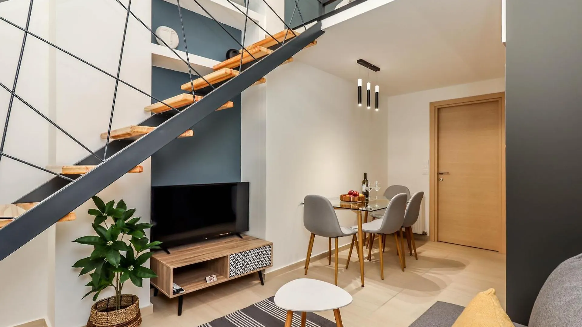 Click Memory And Loft Inn Next To Center Thessaloniki Greece